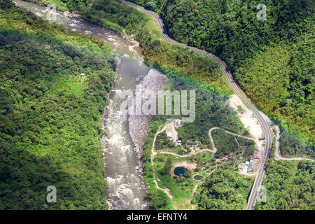 Pastaza River Basin Luftaufnahme aus niedriger Höhe in voller Größe Hubschrauber Stockfoto