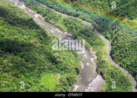 Pastaza River Basin Luftaufnahme aus niedriger Höhe in voller Größe Hubschrauber Stockfoto