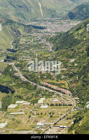 Banos De Agua Santa Provinz Tungurahua in Ecuador Antenne Weitwinkelbrennweite umgeschaltet Stockfoto