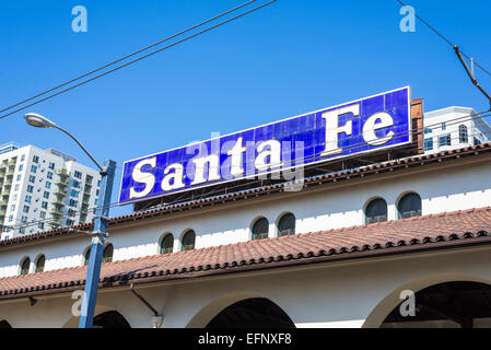 Santa Fe Depot Zug Bahnhof Sign. San Diego, California, Vereinigte Staaten von Amerika. Stockfoto