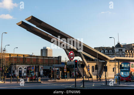 Vauxhall Bus Station, London Borough of Lambeth ist und wird von Transport for London beibehalten Stockfoto