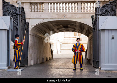 Schweizer bewacht, St.-Peter Platzes, Vatikanstadt, Rom, Italien, Stockfoto