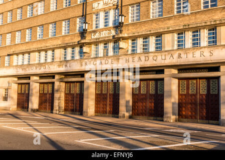 Das alte London Feuerwehr Hauptquartier war das Hauptquartier des die LBF bis 2007 und befindet sich auf Albert Embankment in Lambeth, London Stockfoto