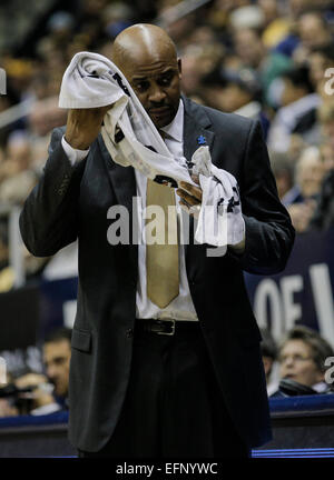 Berkeley CA. 7. Februar 2015. Kalifornien Head Coach Cuonzo Martin während der NCAA Männer Basketball-Spiel zwischen den UCLA Bruins und California Golden Bears 64-62-Sieg bei Hass Pavillon Berkeley Kalifornien © Csm/Alamy Live-Nachrichten Stockfoto