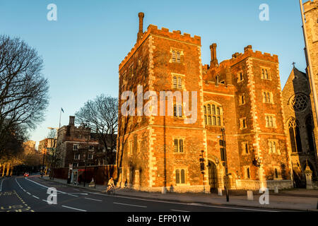 Lambeth Palace ist die offizielle Londoner Residenz des Erzbischofs von Canterbury in England, in Lambeth North. Stockfoto