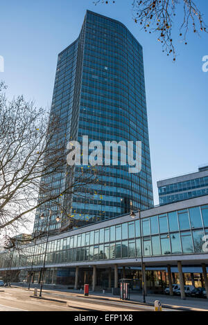 Millbank Tower ist ein Wahrzeichen Wolkenkratzer in Westminster an den Ufern der Themse mit starken politischen Verbindungen. Stockfoto