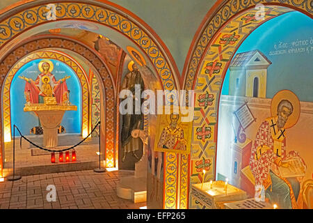 Fresken im byzantinischen Stil in St. Photios Chapel, griechisch-orthodoxen Nationalheiligtum, St. Augustine, Florida. Stockfoto