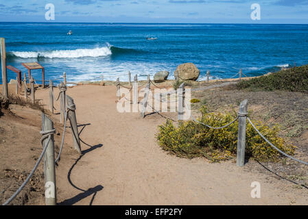 Wanderweg oberhalb der Point Loma Tidepools am Cabrillo National Monument. San Diego, California, Vereinigte Staaten von Amerika. Stockfoto