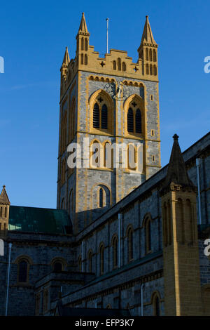 Buckfast Abbey, Teil eines aktiven Benediktinerklosters und gewidmet St. Mary, im Dezember in Buckfast, Devon, England, GB Stockfoto