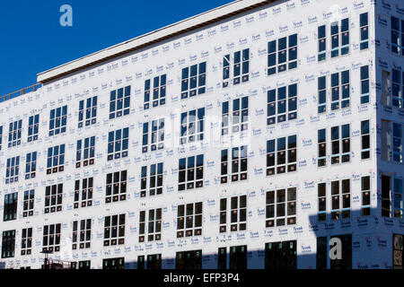 DuPont Tyvek Haus Wickel angewendet auf neue Eigentumswohnung-Hausbau - Virginia USA Stockfoto