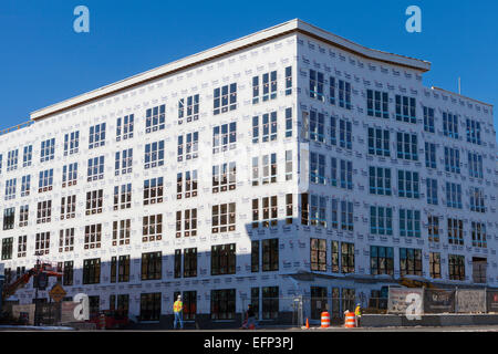 DuPont Tyvek Haus Wickel angewendet auf neue Eigentumswohnung-Hausbau - Virginia USA Stockfoto