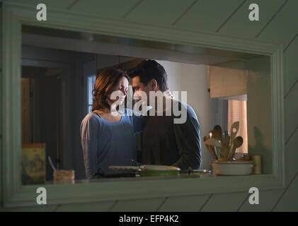 Eine undatiertes Handout Bild zeigt Schauspieler Rachel McAdams und James Franco in ein Standbild aus dem Film "Every Thing wird Be Fine" von Regisseur Wim Wenders. Der Film werden im offiziellen Wettbewerb (außer Konkurrenz) der 65. jährlichen Berliner Filmfestspiele "Berlinale", das von 05 bis 15. Februar 2015 läuft präsentiert. Foto: DONATA WENDERS/BERLINALE/Dpa - obligatorische CREDIT/NO Vertrieb/Nutzung nur bis 15 März 2015 HANDOUT nur zur redaktionellen Nutzung Stockfoto