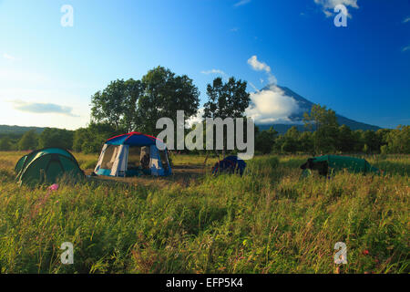 Touristischen Zelt, Opala Fluss, Kamtschatka, Russland Stockfoto