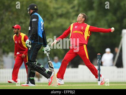 Lincoln, New Zealand. 9. Februar 2015. World Cup warm-up. Sean Williams von Simbabwe bowling während der ICC Cricket World Cup-Spiel zwischen den New Zealand V Zimbabwe Aufwärmen. Bildnachweis: Aktion Plus Sport/Alamy Live-Nachrichten Stockfoto