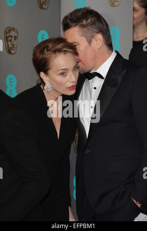 London, UK, 8. Februar 2015: Kristin Scott Thomas besucht die EE British Academy Film Awards am Royal Opera House in Lond Stockfoto