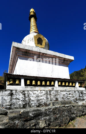 Budhist Stupa, Khumjung Dorf, Everest base camp Trek, Solukhumbu Bezirk, Khumbu-Region, Ost-Nepal, Asien. Stockfoto