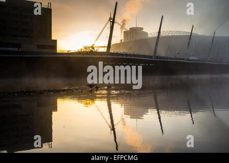 Cardiff, Wales, UK. 9. Februar 2015. UK-Wetter: Cardiff erwachte zum schweren Frost als eine kalten klare Nacht Nebel heute Morgen wich. Bildnachweis: Chris Stevenson/Alamy Live-Nachrichten Stockfoto