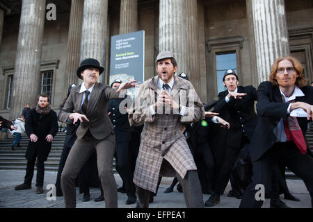 London, UK. 8. Februar 2015. Die Aktivistengruppe führt BP-oder-nicht-BP vor dem British Museum. Bildnachweis: Kristian Buus/Alamy Live-Nachrichten Stockfoto