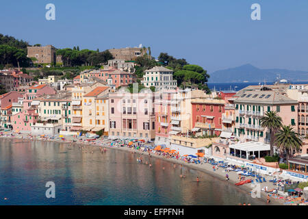 Baia del Silenzio Bucht, Strand, Grand Hotel dei Castelli, Sestri Levante, Provinz Genua, Riviera di Levante, Ligurien, Italien Stockfoto