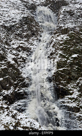 Eiskalten Wasserfall im grau Stuten Tail Nature Reserve. Moffat Tal, Moffat, Dumfriesshire. Schottland Stockfoto