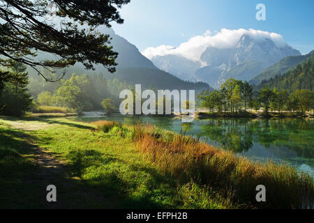 See Jasna und die Julischen Alpen, Kranjska Gora, Slowenien, Europa Stockfoto