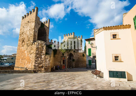 Tor der Stadt Wände in Alcudia, Mallorca, Balearen, Spanien, Mittelmeer, Europa Stockfoto