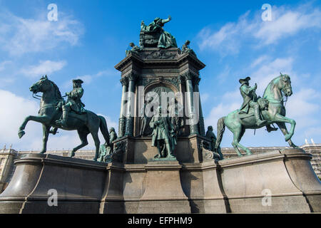 Maria-Theresia-Denkmal auf dem Maria-Theresien-Platz vor dem Museum of Natural History, Wien, Österreich, Europa Stockfoto