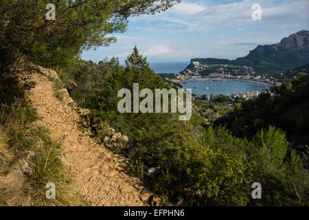 Wandern im Tramuntana Gebirge auf Mallorca ist sehr beliebt und ein großes Netz von zugeordneten und signierte Pfad Stockfoto