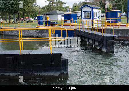 Paket Boot Richtung Westen in Richtung Buffalo New York. Stockfoto