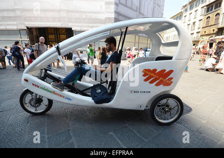 solarbetriebene Pedal Kabine Florenz Italien Stockfoto