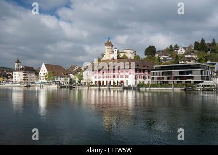 Blick über den Rhein, die Altstadt mit der Festung Munot, Kanton Schaffhausen, Kanton Schaffhausen, Schweiz Stockfoto