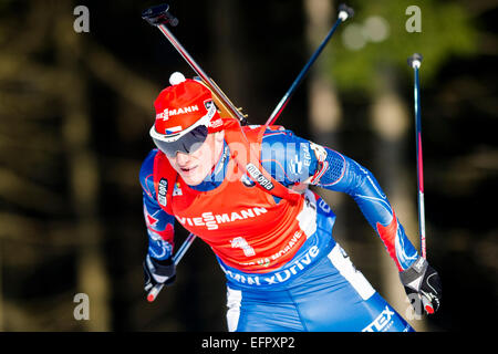 Ondrej Moravec aus Tschechien Ski, während die Männer 10 km Sprint-Rennen beim Biathlon-Weltcup-Event in Nove Mesto Na Morave, Tschechische Republik, Samstag, 7. Februar 2015. (CTK Foto/David Tanecek) Stockfoto