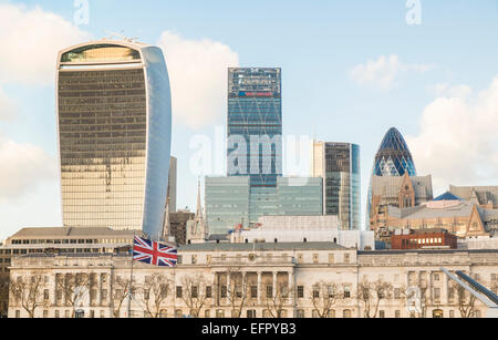 Die City of London Skyline, darunter, die 30 St Mary Axe, 122 Leadenhall Street und 20 Fenchurch Street, England Stockfoto