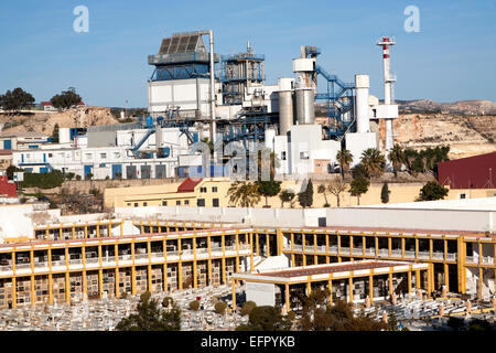 Kraftwerk und Friedhof Melilla autonome Stadt spanischen Staatsgebiet in Nordafrika, Spanien Stockfoto