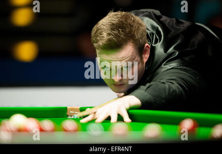 Berlin, Deutschland. 8. Februar 2015. Shaun Murphy (GBR) in Aktion während des Finales der Snooker German Masters 2015 in Berlin, Deutschland, 8. Februar 2015. Foto: Oliver Mehlis/Zb - Nr. WIRE SERVICE - © Dpa/Alamy Live-Nachrichten Stockfoto