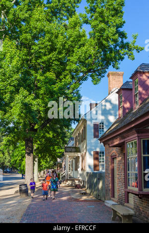 Duke of Gloucester Street im historischen Colonial Williamsburg am späten Nachmittag, Virginia, USA Stockfoto