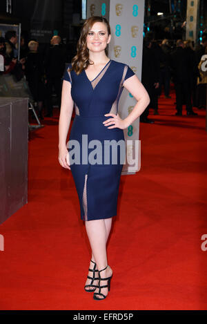 Hayley Atwell kommt auf dem roten Teppich für die EE BRITISH ACADEMY FILM AWARDS am 02.08.2015 am Royal Opera House, London. Bild von Julie Edwards Stockfoto