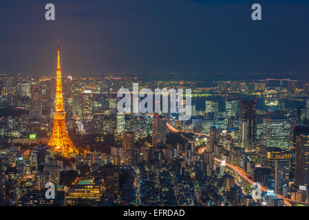 Tokio-Nacht-Szene, Panoramablick Stockfoto