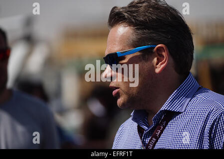 Katar. 9. Februar 2015. Alexander Kristoff (Katusha) gewann 2 Etappe der Tour of Qatar und zog in der Gesamtwertung am Ende eines High-Speed-racing, dass sah das Hauptfeld durch Seitenwind auf dem langen Weg zu Al Khor Corniche. Die Tour of Qatar ist eine jährliche Profi-Straßen-Radrennen Etappenrennen in Katar statt. Die Tour ist seit seiner Gründung im Jahr 2002 Teil der UCI Asia Tour. Bildnachweis: Ionel Sorin Furcoi/Alamy Live-Nachrichten Stockfoto