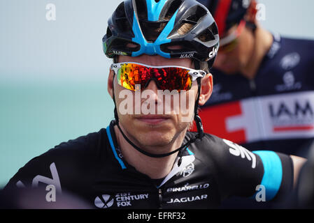 Katar. 9. Februar 2015. Alexander Kristoff (Katusha) gewann 2 Etappe der Tour of Qatar und zog in der Gesamtwertung am Ende eines High-Speed-racing, dass sah das Hauptfeld durch Seitenwind auf dem langen Weg zu Al Khor Corniche. Die Tour of Qatar ist eine jährliche Profi-Straßen-Radrennen Etappenrennen in Katar statt. Die Tour ist seit seiner Gründung im Jahr 2002 Teil der UCI Asia Tour. Bildnachweis: Ionel Sorin Furcoi/Alamy Live-Nachrichten Stockfoto