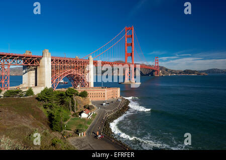 FORT POINT GOLDEN GATE BRIDGE (©JOSEPH STRAUSS ENGINEERING CORP 1933) SAN FRANCISCO BAY CALIFORNIA USA Stockfoto