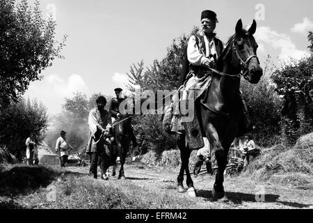 Eine undatiertes Handout Bild zeigt Schauspieler Teodor Corban, Cuzin Toma, Mihai Comanoiu in ein Standbild aus dem Film "Aferim!" von Regisseur Radu Jude. Der Film werden im offiziellen Wettbewerb der 65. jährlichen Berliner Filmfestspiele "Berlinale", das von 05 bis 15. Februar 2015 läuft präsentiert. Foto: SILVIU GHETIE/BERLINALE/Dpa - obligatorische CREDIT/NO Vertrieb/Nutzung nur bis 15 März 2015 HANDOUT nur zur redaktionellen Nutzung Stockfoto