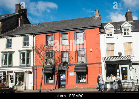 Machynlleth Marktstadt am wöchentlichen Markttag statt mittwochs in Powys, Mid Wales, Wales Stockfoto