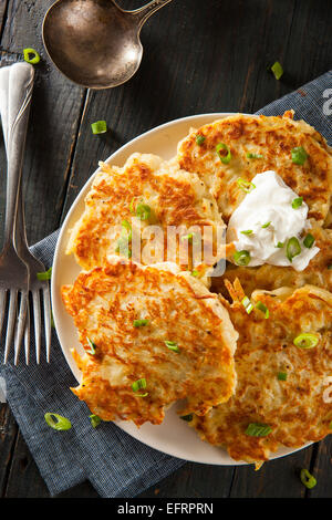 Hausgemachte Boxty irische Kartoffel-Pfannkuchen zum Frühstück Stockfoto