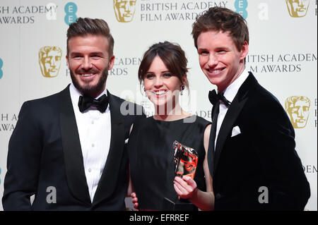 David Beckham, Felicity Jones und Eddie Redmayne bei den EE British Academy Film Awards am Royal Opera House am 8. Februar 2015 in London, England. Stockfoto