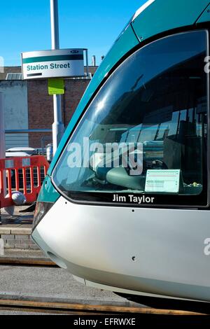 Moderne elektrische Straßenbahnen, die auf der Nottingham express Transportsystem namens Jim Taylor England UK Stockfoto