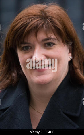 London, 10. Februar 2015. Minister kommen bei der wöchentlichen Kabinettssitzung in 10 Downing Street. Im Bild: Bildung Nicky Morgan Credit: Paul Davey/Alamy Live-Nachrichten Stockfoto