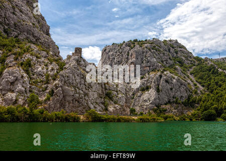 Cetina-River-Canyon ist ein Ort der schönen Landschaften. Omis, Kroatien. Stockfoto