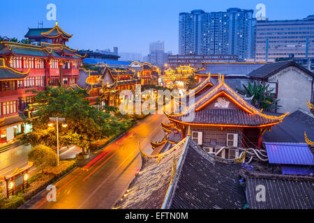 Chengdu, China Stadtbild über Qintai Road historic District. Stockfoto