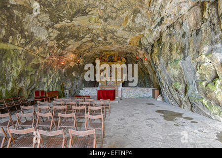 Italien-Friuli-Venezia-Giulia-Antro A Dorf in der Nähe von Pulfero in der Provinz von Udine die Kirche in der Höhle von San Giovanni d Stockfoto